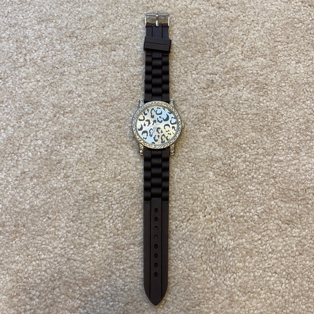 Brown cheetah womens silicone watch with rhinestones